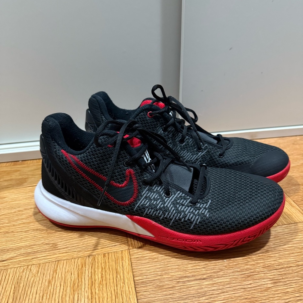 Nike Kyrie Flytrap 2 Basketball Shoes